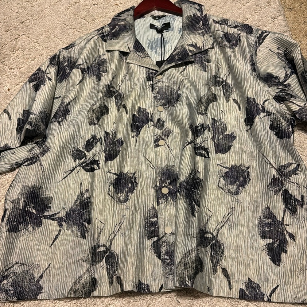 Men’s XXL Green floral print plisse shirt / NEW